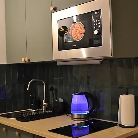 Hotel 88 - Your Haven Close To La Defense & Paris 3*
